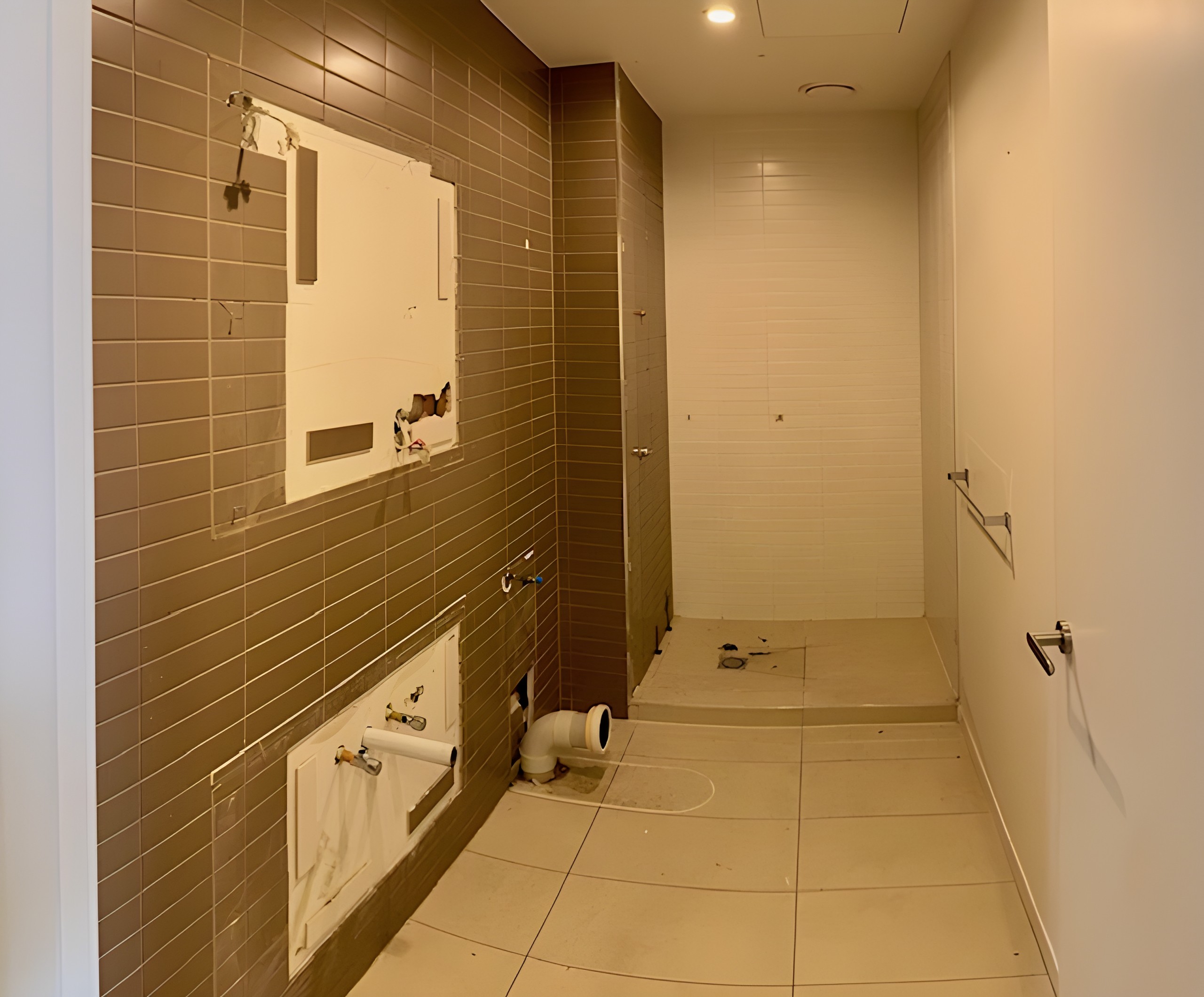 Second bathroom before renovation